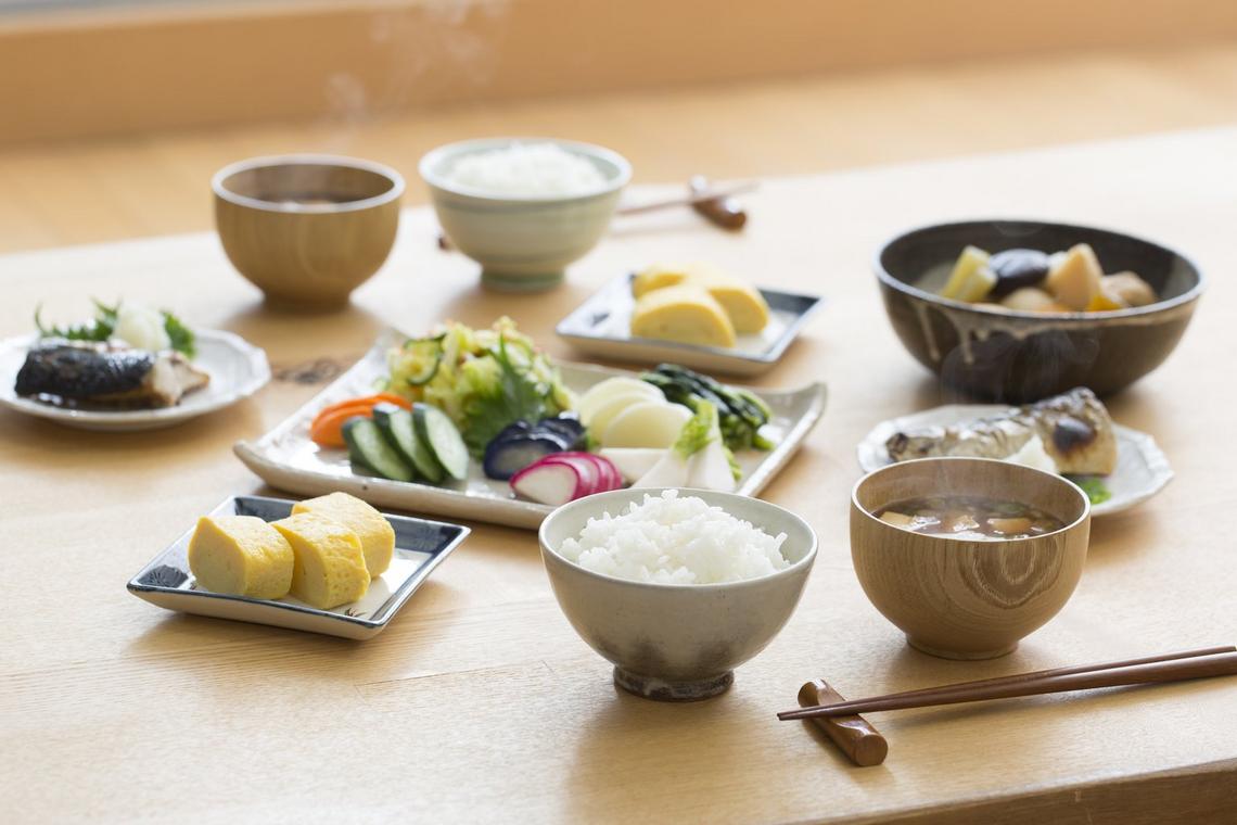 Japanese shop tableware set